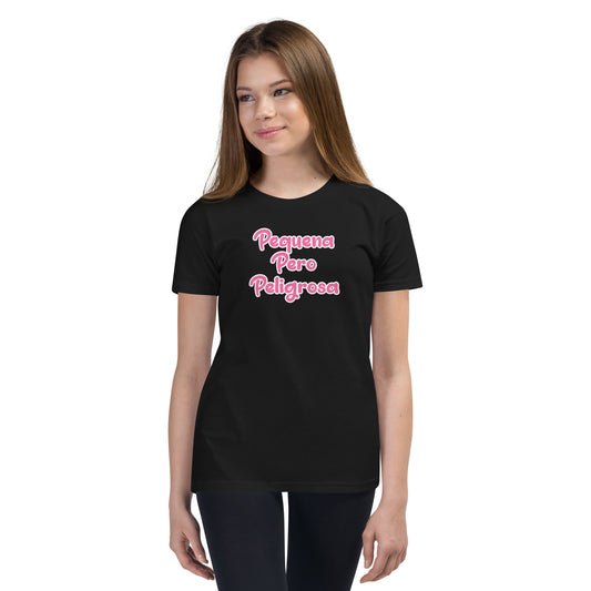 Youth Graphic T-Shirt | Girls Tee | Pequeña Pero Peligrosa